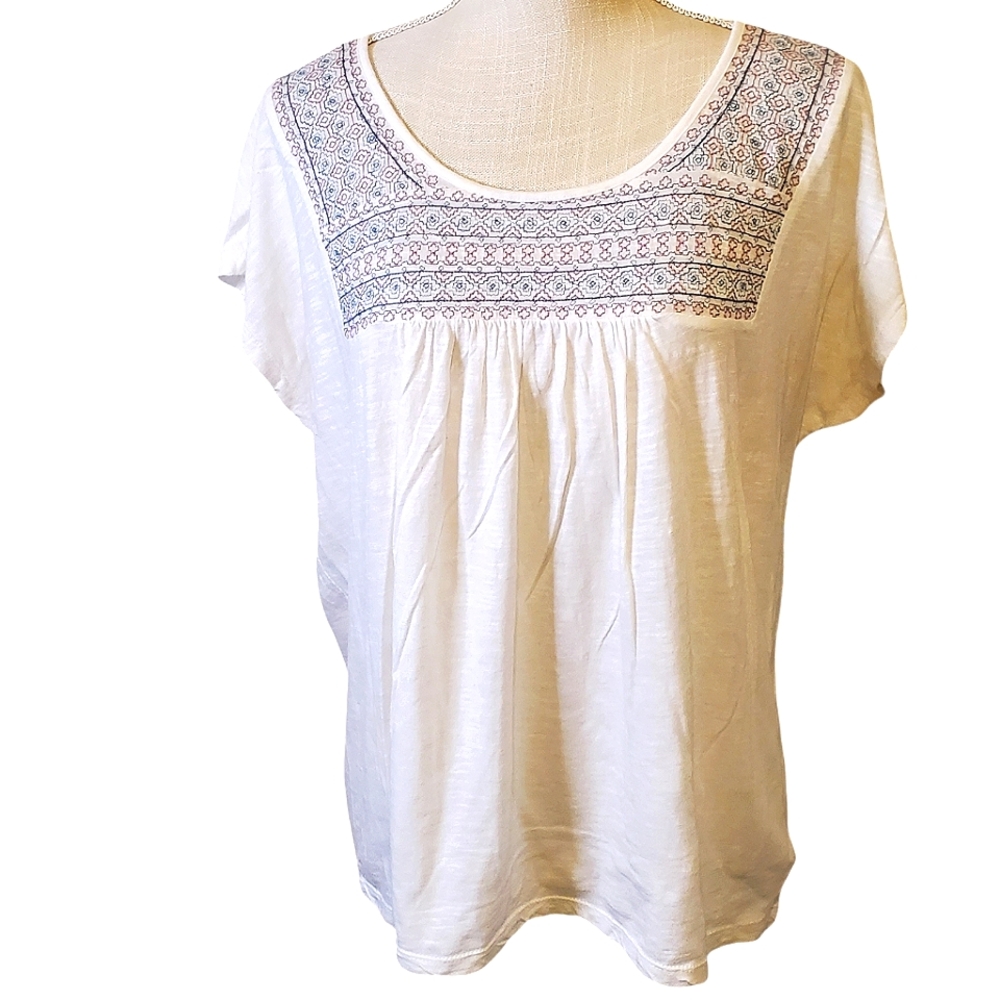 LUCKY BRAND | Women's white embroidered detail short-sleeve shirt. Size large.